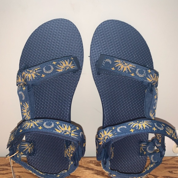 Tevas (NEW) - Picture 2 of 2